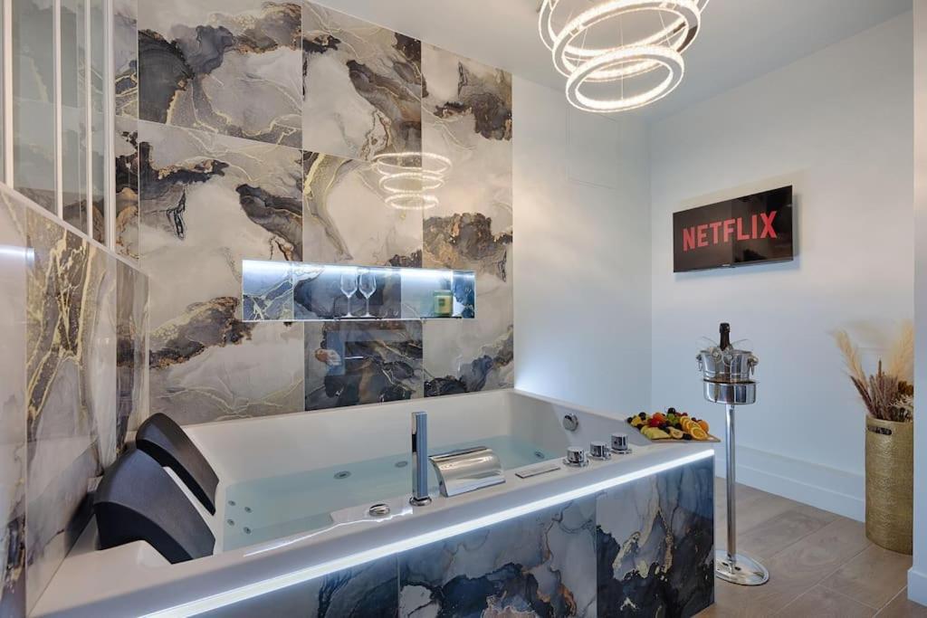 Welcome To Dubai / Jacuzzi Ivry-sur-Seine Exterior photo